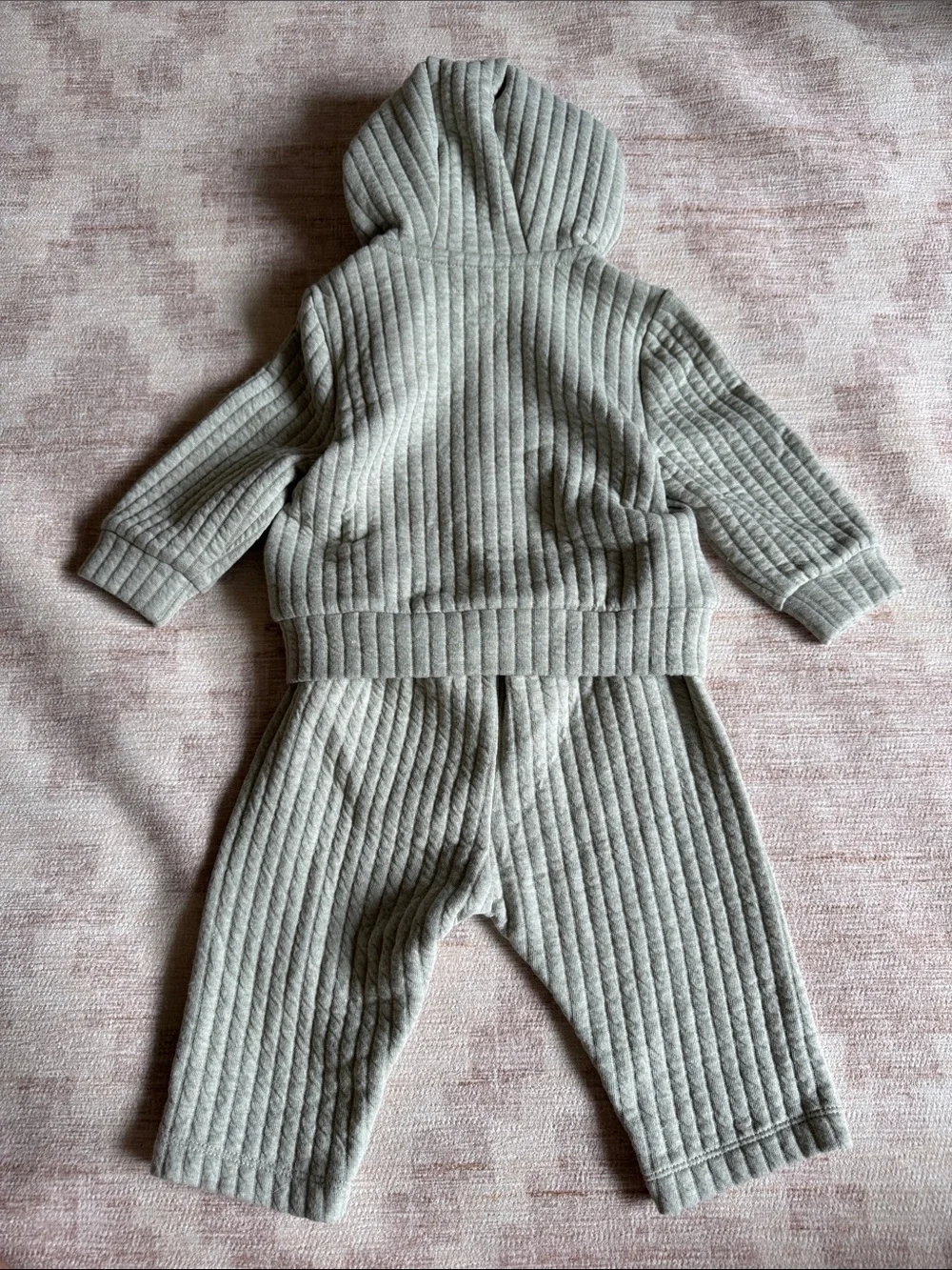GAP Baby Sage Green Quilted 2 Piece Hoodie and Pants Set NWT 3-6M